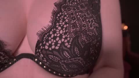 Snapshot of spr_abby chatting on December 2, 11:18 pm Abby online show from December 2, 11:18 pm