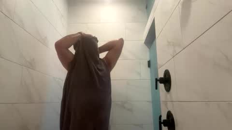 sprtsnut33 online show from December 20, 7:32 pm