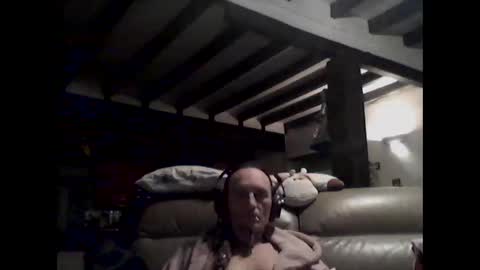 Snapshot of squealer69 chatting on November 16, 5:29 pm squealer69 online show from November 16, 5:29 pm