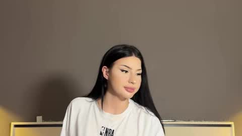 Snapshot of squirtaura chatting on February 24, 6:11 am Dina online show from February 24, 6:11 am