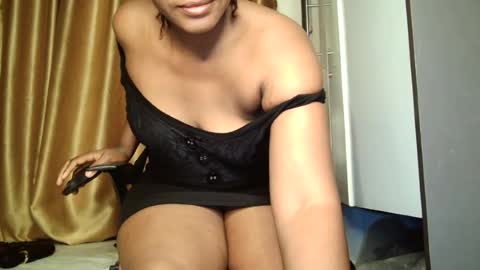 Snapshot of squirtcunt_xola chatting on July 14, 10:43 am melanie online show from July 14, 10:43 am