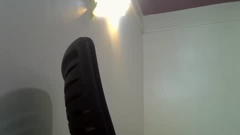 Snapshot of squirtebony chatting on December 13, 9:24 am slutty online show from December 13, 9:24 am