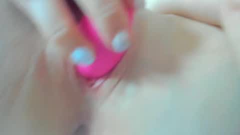 Snapshot of squirttati33 chatting on October 25, 12:23 pm Tati online show from October 25, 12:23 pm