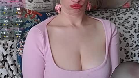 Snapshot of squirtyeleanor chatting on May 10, 10:31 am SquirtyEleanor online show from May 10, 10:31 am