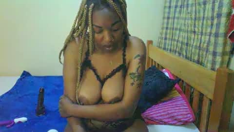 Snapshot of squish_sexy chatting on January 8, 8:27 am Sexy muna online show from January 8, 8:27 am