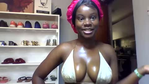 Snapshot of squiter_girlie chatting on May 5, 4:53 am Squiter online show from May 5, 4:53 am