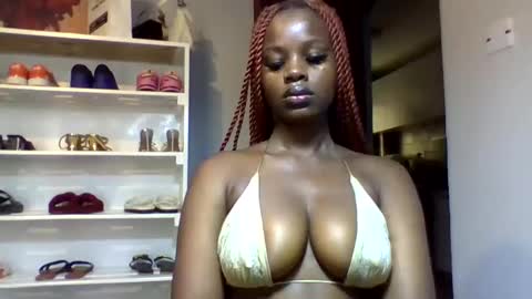 Snapshot of squiter_girlie chatting on May 12, 5:37 am Squiter online show from May 12, 5:37 am