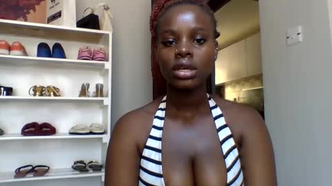 Snapshot of squiter_girlie chatting on May 16, 10:36 am Squiter online show from May 16, 10:36 am