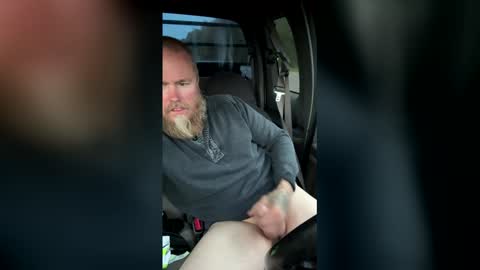 Snapshot of sqzxriehlqqw chatting on May 14, 12:17 am Luv2Cum4u online show from May 14, 12:17 am
