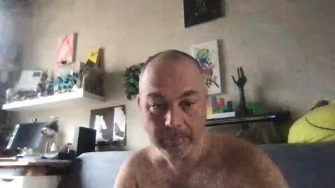 Snapshot of srekos38 chatting on February 10, 9:02 am srekos38 online show from February 10, 9:02 am