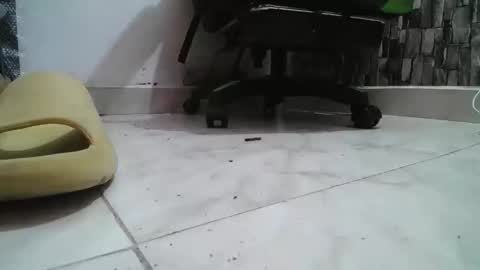 Snapshot of srfindomfeet_ chatting on January 31, 7:11 pm sr master cum its my old account online show from January 31, 7:11 pm