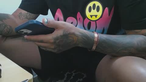 Snapshot of srfindomfeet_ chatting on February 28, 5:08 am sr master cum its my old account online show from February 28, 5:08 am