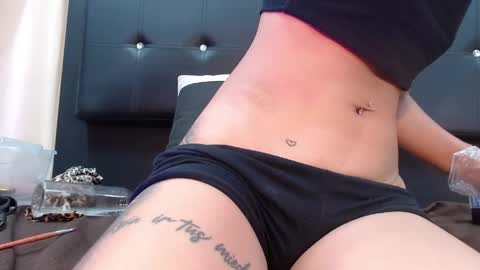 Snapshot of srta_luciana chatting on May 1, 3:27 pm . . online show from May 1, 3:27 pm