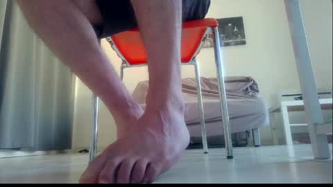 Snapshot of ssenzo chatting on April 18, 7:34 am ssenzo online show from April 18, 7:34 am