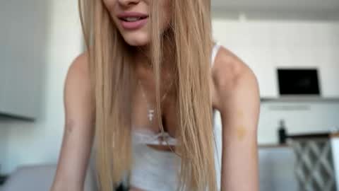 Scarlett online show from March 26, 11:16 am