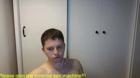 Snapshot of st1vemaster01 chatting on June 16, 2:09 pm st1vemaster01 online show from June 16, 2:09 pm