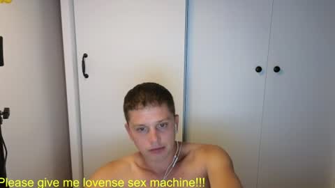 Snapshot of st1vemaster01 chatting on August 4, 1:25 pm st1vemaster01 online show from August 4, 1:25 pm