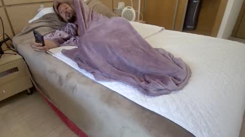 Snapshot of st_amor chatting on February 2, 10:03 am St Amor online show from February 2, 10:03 am