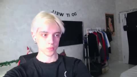 Snapshot of st_koshin chatting on December 23, 8:47 pm Nick Gasai online show from December 23, 8:47 pm