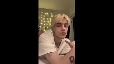 Snapshot of st_koshin chatting on January 2, 12:24 pm Nick Gasai online show from January 2, 12:24 pm