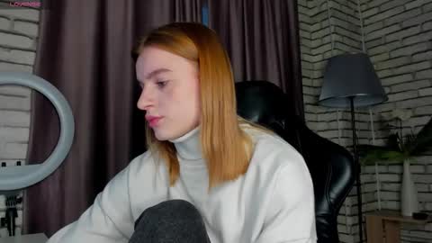 Stacey GMT5 Mo Tu We Th Fr Sa 3am -10am online show from February 20, 1:46 am