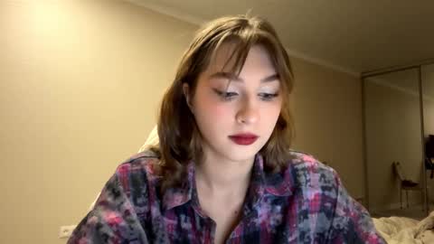 Snapshot of stacicurren chatting on February 19, 3:08 pm Elli online show from February 19, 3:08 pm