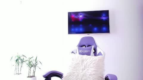 Snapshot of stacy_malibu1 chatting on May 5, 1:52 pm TWstacymalibu110 online show from May 5, 1:52 pm