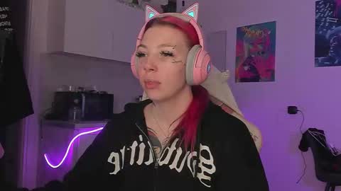 Stacy online show from February 22, 2:04 pm