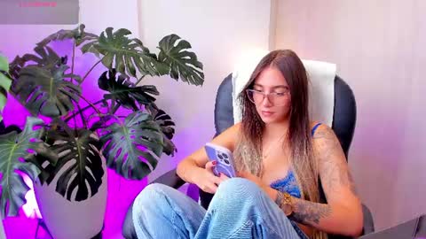 Stacy Conner online show from July 18, 7:50 pm
