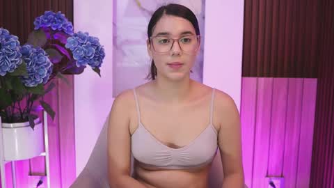 Snapshot of stacycooper_ chatting on May 27, 4:15 pm stacycooper_ online show from May 27, 4:15 pm