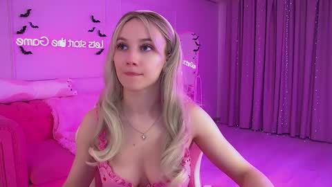 StacyEvances online show from October 14, 6:31 pm