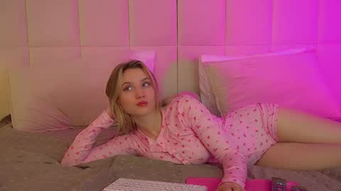 StacyEvances online show from January 13, 6:35 pm