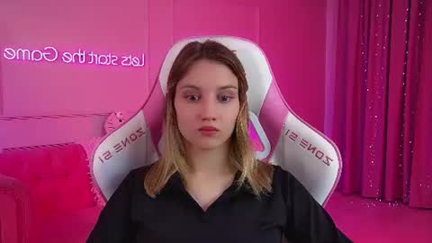 Snapshot of stacyevancesss chatting on June 23, 8:29 pm StacyEvances online show from June 23, 8:29 pm