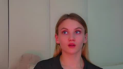 Snapshot of stacyevancesss chatting on June 30, 9:16 pm StacyEvances online show from June 30, 9:16 pm