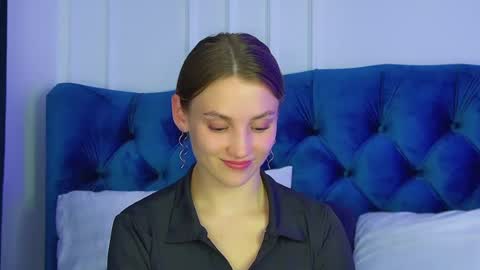 Snapshot of stacyevancesss chatting on August 3, 6:11 pm StacyEvances online show from August 3, 6:11 pm