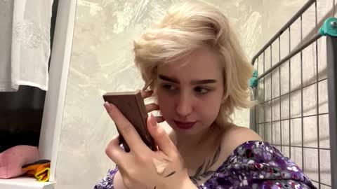 Emma online show from February 28, 8:32 pm