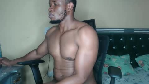 Snapshot of staminalord chatting on May 11, 10:32 am calvin online show from May 11, 10:32 am