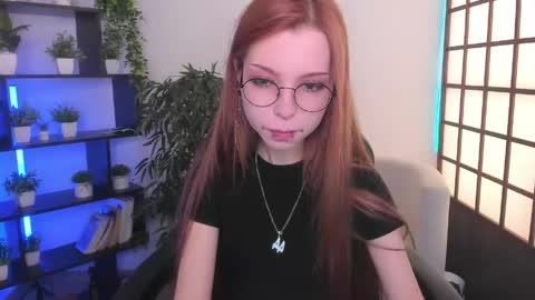 Snapshot of star_tarra chatting on April 20, 1:52 am Tarra online show from April 20, 1:52 am
