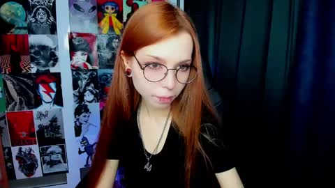 Snapshot of star_tarra chatting on April 21, 1:53 am Tarra online show from April 21, 1:53 am