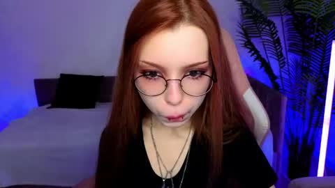 Snapshot of star_tarra chatting on April 24, 1:41 am Tarra online show from April 24, 1:41 am