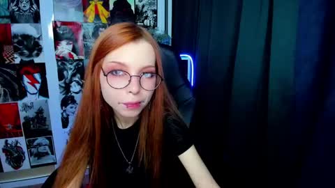 Snapshot of star_tarra chatting on April 28, 1:59 am Tarra online show from April 28, 1:59 am