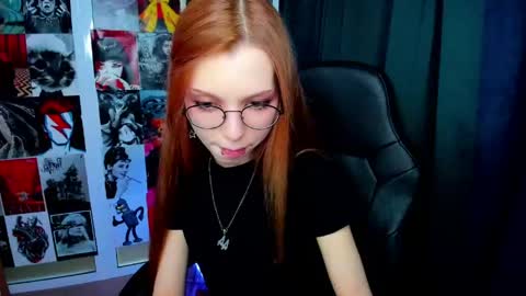 Snapshot of star_tarra chatting on April 28, 2:27 am Tarra online show from April 28, 2:27 am