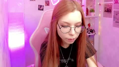 Snapshot of star_tarra chatting on April 29, 2:15 am Tarra online show from April 29, 2:15 am