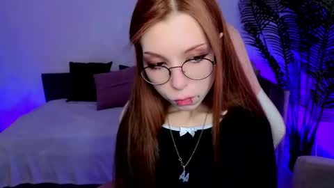 Snapshot of star_tarra chatting on May 5, 1:57 am Tarra online show from May 5, 1:57 am