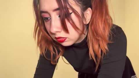 Snapshot of stara_dreams chatting on April 16, 5:41 am Stara Winters online show from April 16, 5:41 am
