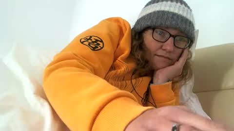 Snapshot of starlagurl chatting on December 18, 5:48 am starlagurl online show from December 18, 5:48 am