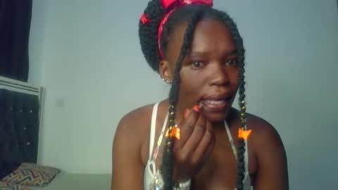 Snapshot of starlight_c chatting on October 15, 5:57 pm starlight_c online show from October 15, 5:57 pm