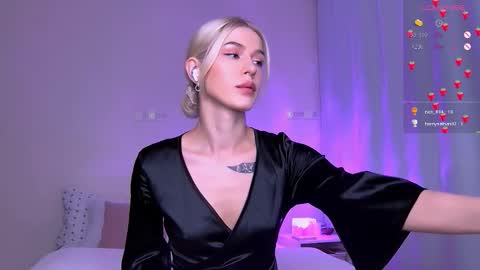 Snapshot of starlightstacey chatting on September 20, 1:28 am Stacey online show from September 20, 1:28 am