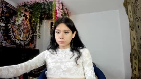 Snapshot of starmoonly chatting on March 2, 3:45 am starmoonly online show from March 2, 3:45 am