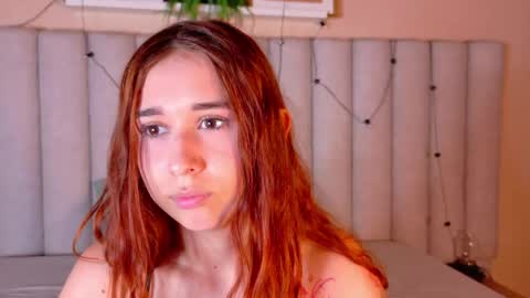Snapshot of starrmoon__ chatting on May 26, 2:40 am M O O N online show from May 26, 2:40 am